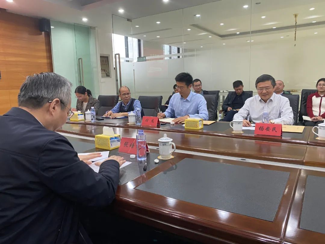 奉賢區(qū)人大常委會(huì)黨組書記、主任張培榮一行蒞臨上海山美股份開展“優(yōu)環(huán)境、穩(wěn)經(jīng)濟(jì)”大走訪大調(diào)研