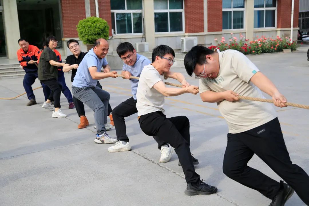 上海山美股份2025春季運(yùn)動會火熱啟幕！拔河、籃球預(yù)賽燃情開戰(zhàn)